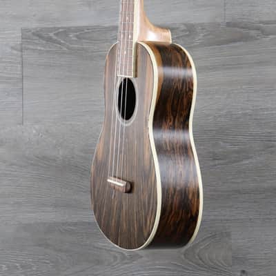 Fender Zuma Exotic Concert Ukulele Natural Bocote image 4