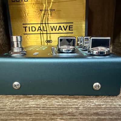 Joyo Tidal Wave Bass Preamp DI With Box image 8