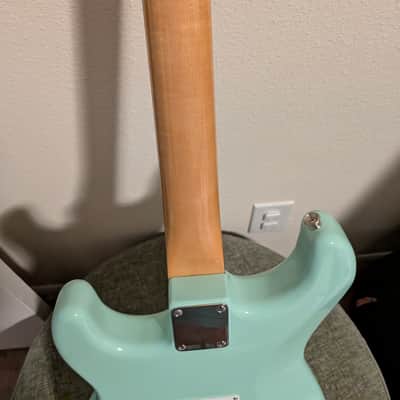 Fender Vintera '60s Stratocaster with Pau Ferro Fretboard 2019  Surf Green image 6
