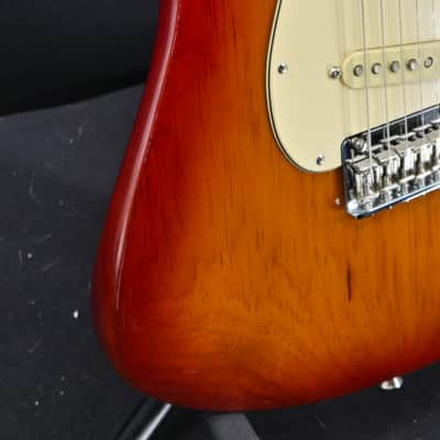 Fender American Professional II Stratocaster®, Maple Fingerboard, Sienna Sunburst image 3