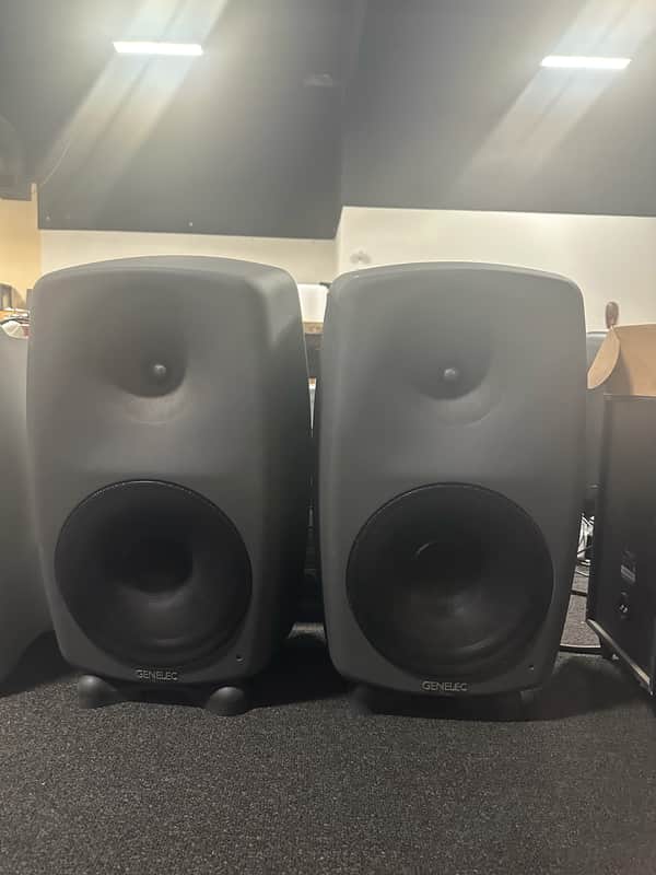 Genelec 8260A SAM Coaxial Powered Midfield Studio Monitor (Pair) 2011 - 2021 - Gray image 1