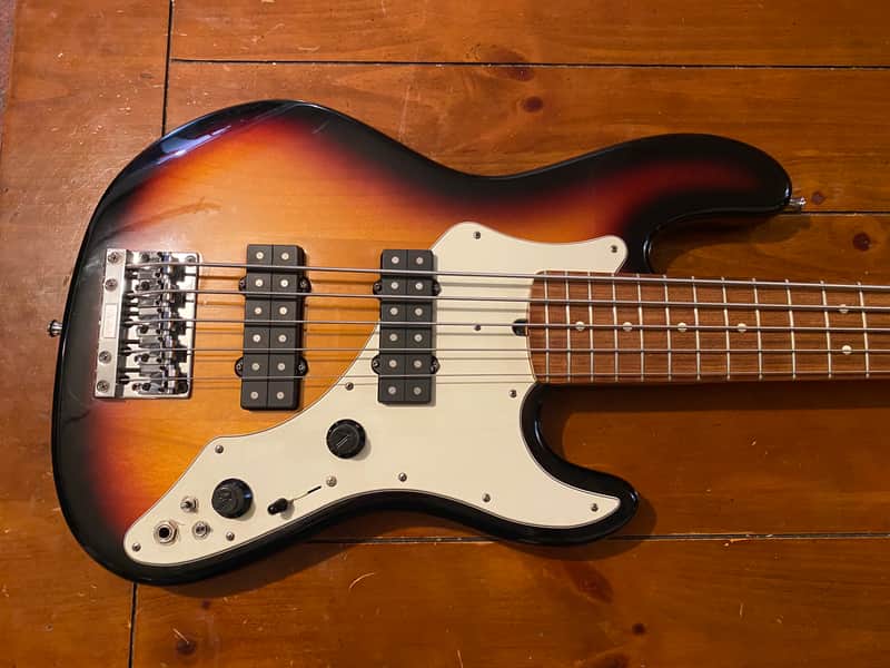 Fender Roscoe Beck Artist Series Signature Bass V sunburst with OHSC image 1