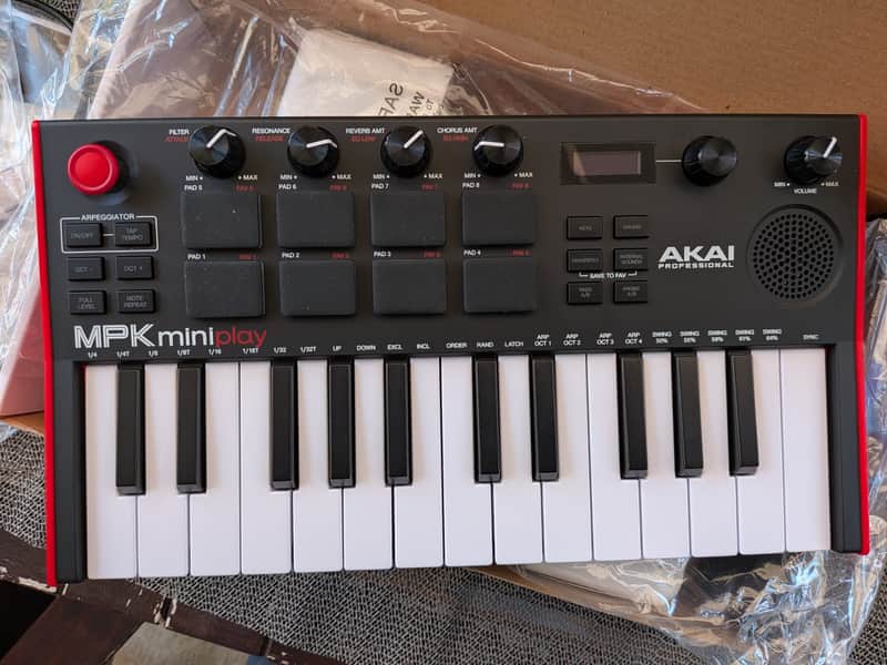 Akai MPK Mini Play MKIII Portable 25-Key MIDI Controller 2022 - Present - Black image 1