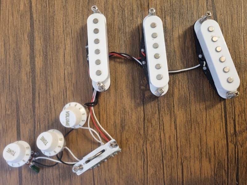 3x Stratocaster Strat Single Coil Pickups Prewired with Pots + Switch image 1