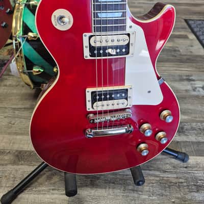 Gibson Les Paul Classic 2023 - Translucent Cherry W/Hardcase image 2