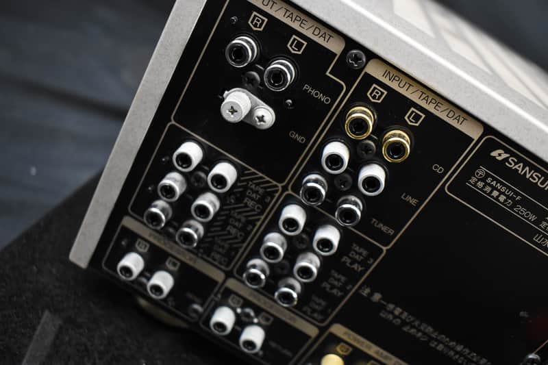 Sansui AU-α607KX Stereo Integrated Amplifier in Very Good