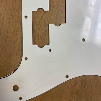 Fender Precision Bass Pickguard 1974 - White 3-ply image 3