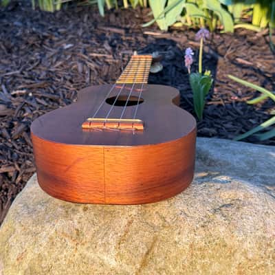 Vintage 1950s–Early 1960s Kamaka Gold Label Solid Hawaiian Koa Soprano Ukulele – All Original, Original Finish, Rich Patina, Family Hawaii Provenance image 7
