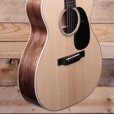 Martin Custom Shop 000 Acoustic Guitar Natural w/ Case image 2