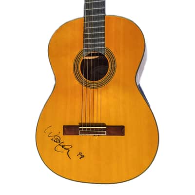FENDER - SIGNED BY WILLIE NELSON - The David Leach Collection image 2