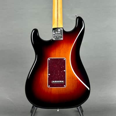 Fender American Professional II Stratocaster 2021 - 3-Tone Sunburst image 8