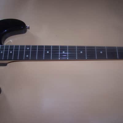 Donner DST 39 Inch Full-Size Solid Body Strat Style Electric Guitar w/Gig Bag image 7