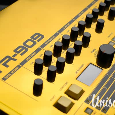 Roland TR-909 Rhythm Composer Rare Gold Edition in Near Mint Condition image 20