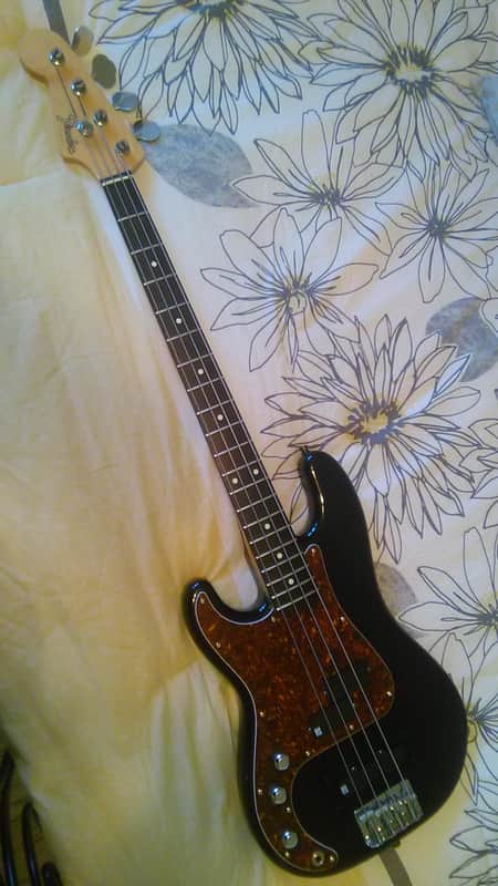 Lefty MIJ Fender Precision P/J 1984-7 Medium Scale (32') image 1