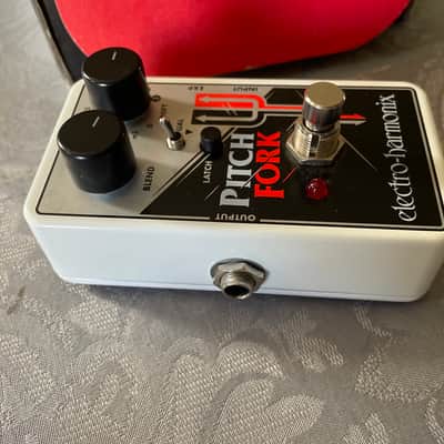 Electro-Harmonix Pitch Fork Polyphonic Pitch Shifter / Harmony Pedal 2014 - Present - Black / White / Red image 6