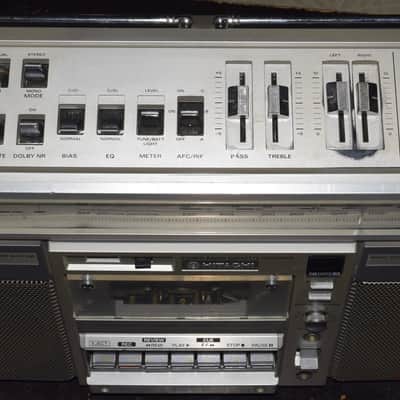 Hitachi TRK-8190HC Boombox Stereo Radio Cassette Recorder image 6