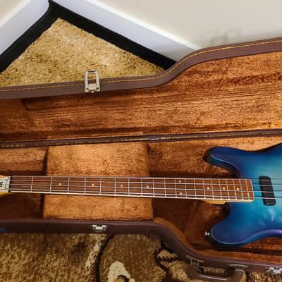 Rickenbacker 2030 HAMBURG Custom Blue Burst. image 2