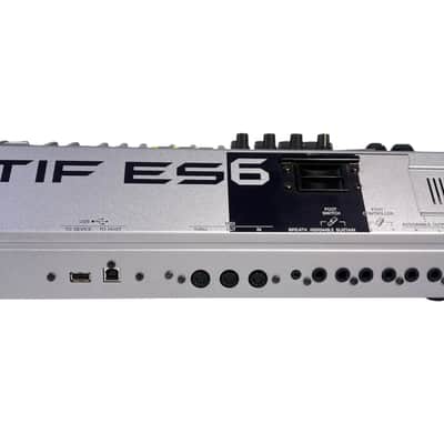 Yamaha MOTIF ES6 61-Key Synthesizer Workstation Keyboard image 8