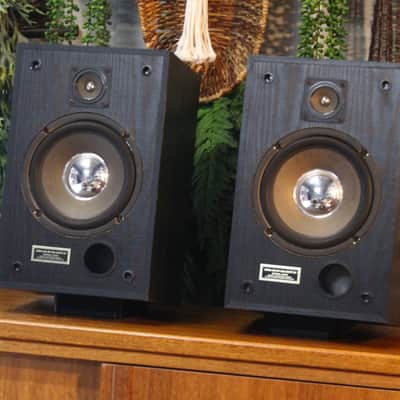 Vintage Marantz LS-25 2-Way Bookshelf Speakers 1980s image 9