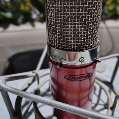 Avantone CK‑6 Classic Condenser Microphone – Red/Chrome – Shock Mount + Hard Case imagen 3
