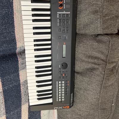 Yamaha MX49 Synthesizer 2016 black W gig bag image 3