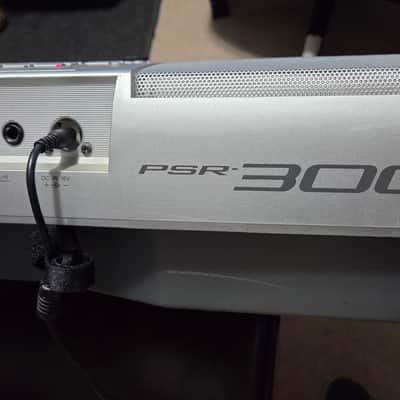 Yamaha PSR-3000 2000s - Silver image 7