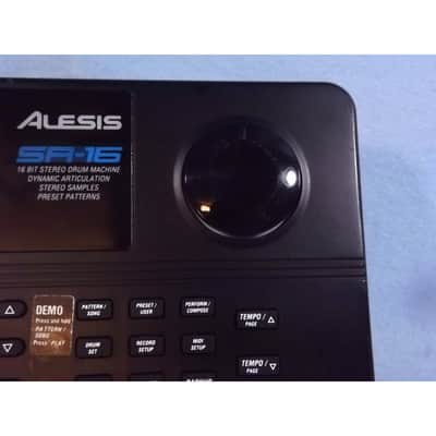 Alesis SR-16 Drum Machine (16 BIT) image 3