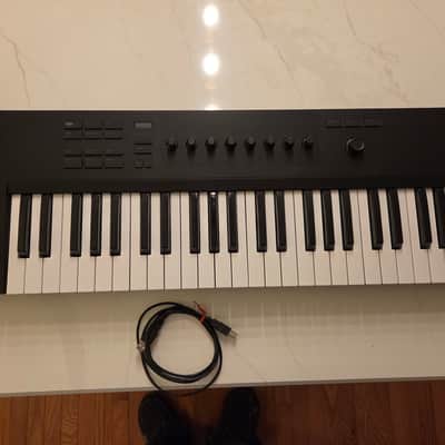 Native Instruments Komplete Kontrol A49 2018 - Present - Black image 1