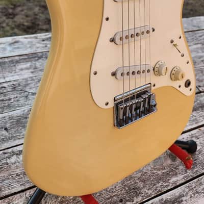 Fender Dan Smith Era Stratocaster TV Yellow 1983 USA image 4