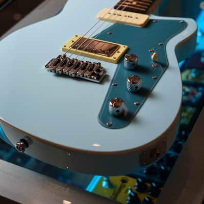 Reverend Double Agent W - Chronic Blue image 3