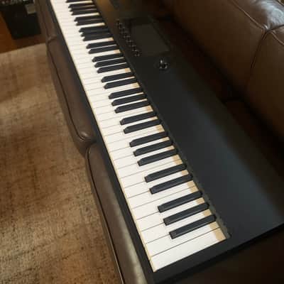 Native Instruments Komplete Kontrol S88 MK3 2023 - Present - Black image 1