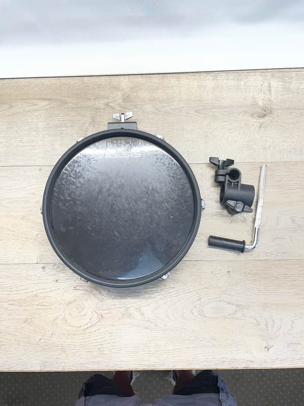 Alesis DM10 Dual Zone 10" Rubber Head Pad w/ Rack Mount & L-Bar imagen 1