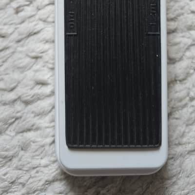 Dunlop 105Q Cry Baby Bass Wah - great on Guitar!!! image 4