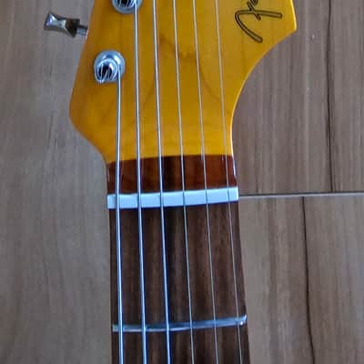 Fender Classic Series '60s Stratocaster with MojoTone Quiet Coil Pickups & Tweed Case - EXC image 6