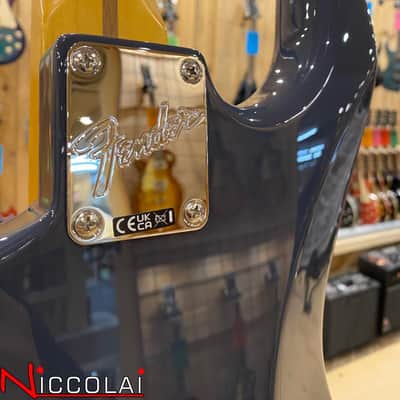 Fender American Professional Classic Stratocaster HSS, Maple Fingerboard, Faded Black image 10