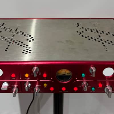 Focusrite RED 7 Mic Pre and Dynamics 2000s - Red image 2