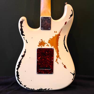 Vintage V6MR Icon - Aged Vintage White Over Sunburst image 12
