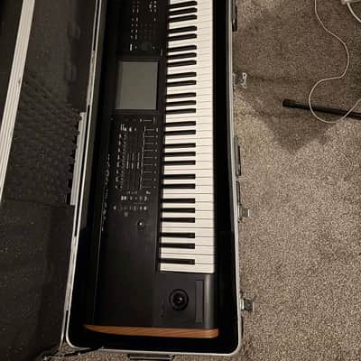 Korg KRONOS 2 88-Key w/Flight Case