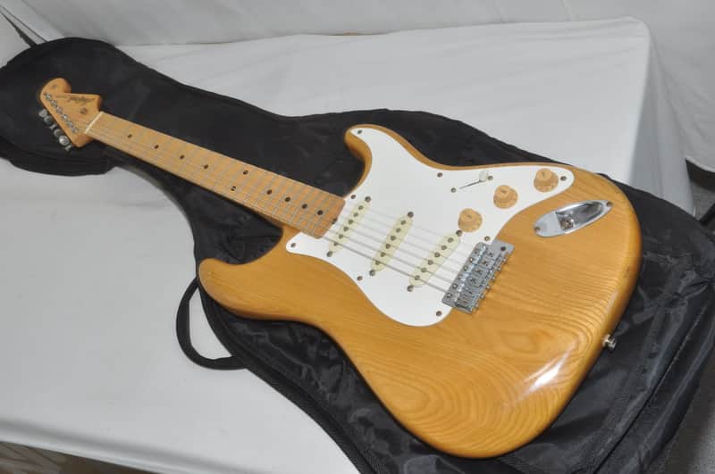 ARIA PRO II STRIKIN` SOUND STRATO Electric Guitar Ref.No 6414 image 1