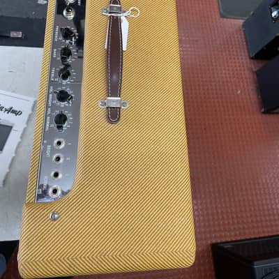 Fender 57 Twin amplifier 5E8-A Early 2000,s/2004? - Tweed image 5
