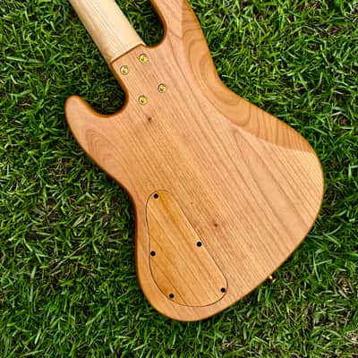 MG Bass JB1 2026 - Natural satin image 8