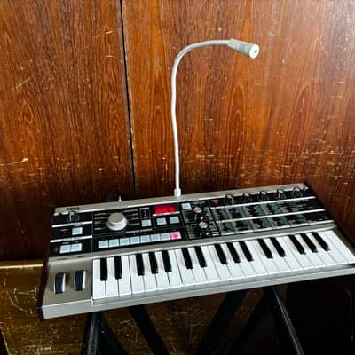 Korg Microkorg Synthesizer/Vocoder w/ mic power supply