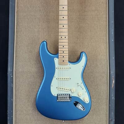 2019 Fender American Performer Stratocaster Rare Blue Finish Tweed Case (24) image 2