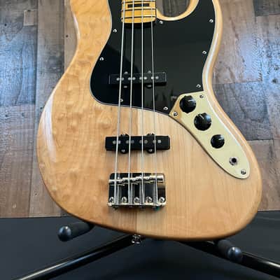 Fender Classic Vibe 70's Jazz Bass 2020 - Natural image 15