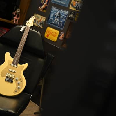 Eastman Fullertone DC'62 - Desert Sand image 8