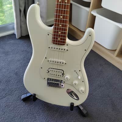 Fender Player Stratocaster HSS with Pau Ferro Fretboard - Polar White image 1