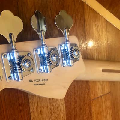 UNPLAYED- 2020/21 Fender Player Fretless Jazz Bass Guitar- Polar White with Pau Ferro Fingerboard image 13