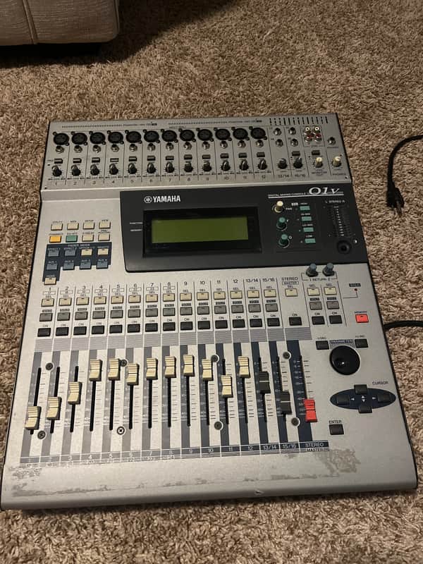 Yamaha 01V96i | Reverb