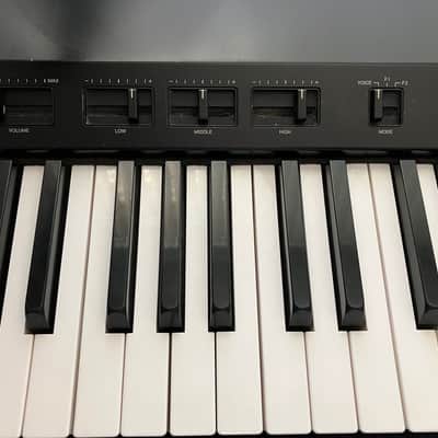 YAMAHA 電子ピアノ PF80 Yamaha PF80 - Demo - YouTube