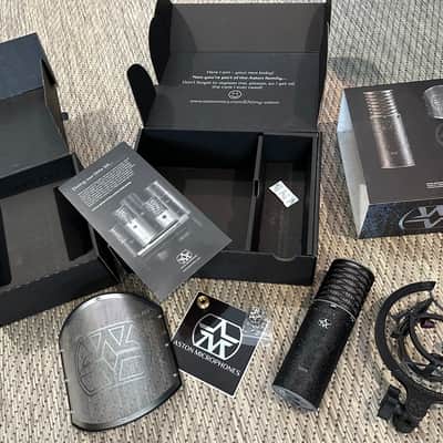 Immagine Aston Microphones Spirit Black Bundle Multi Pattern Condenser - 1